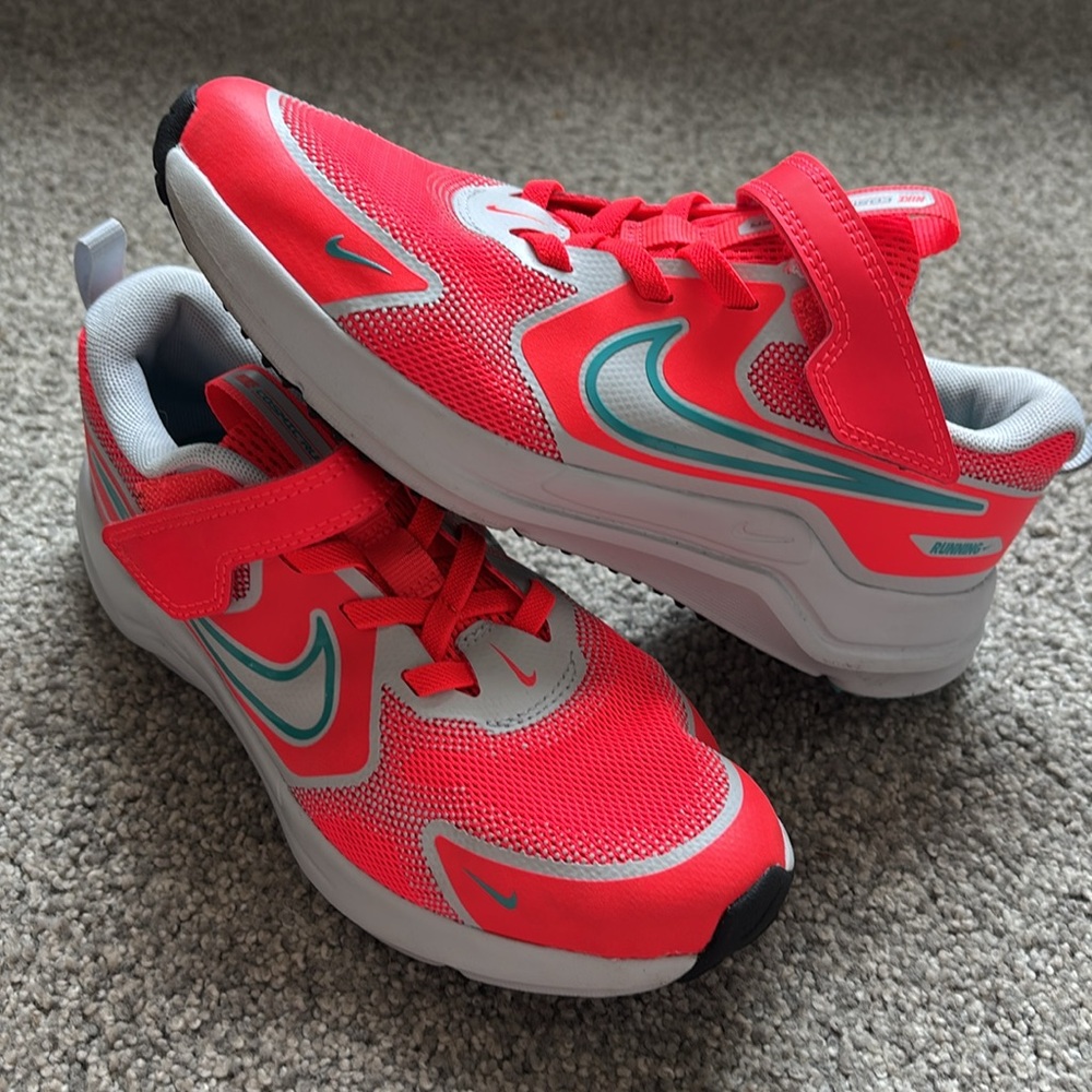 Nike Cosmic Runner Velcro Sneakers – Kids Size 2Y Coral & Blue